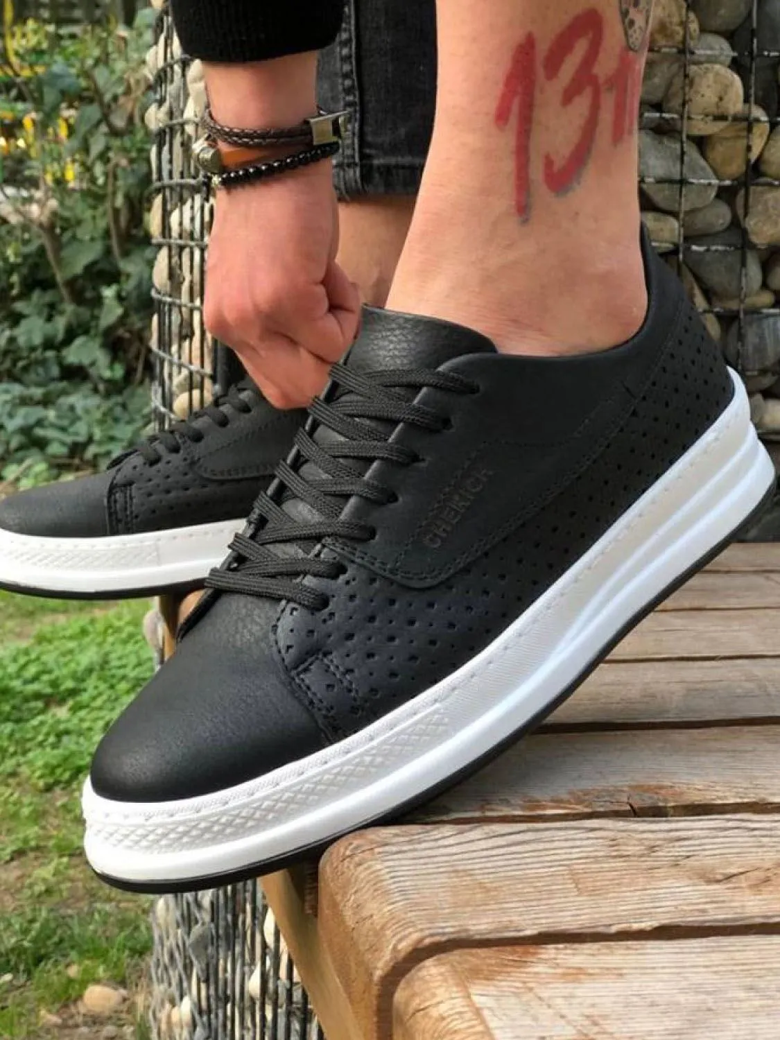 Black White Sole Sneaker CH043 Streetwear Sneaker